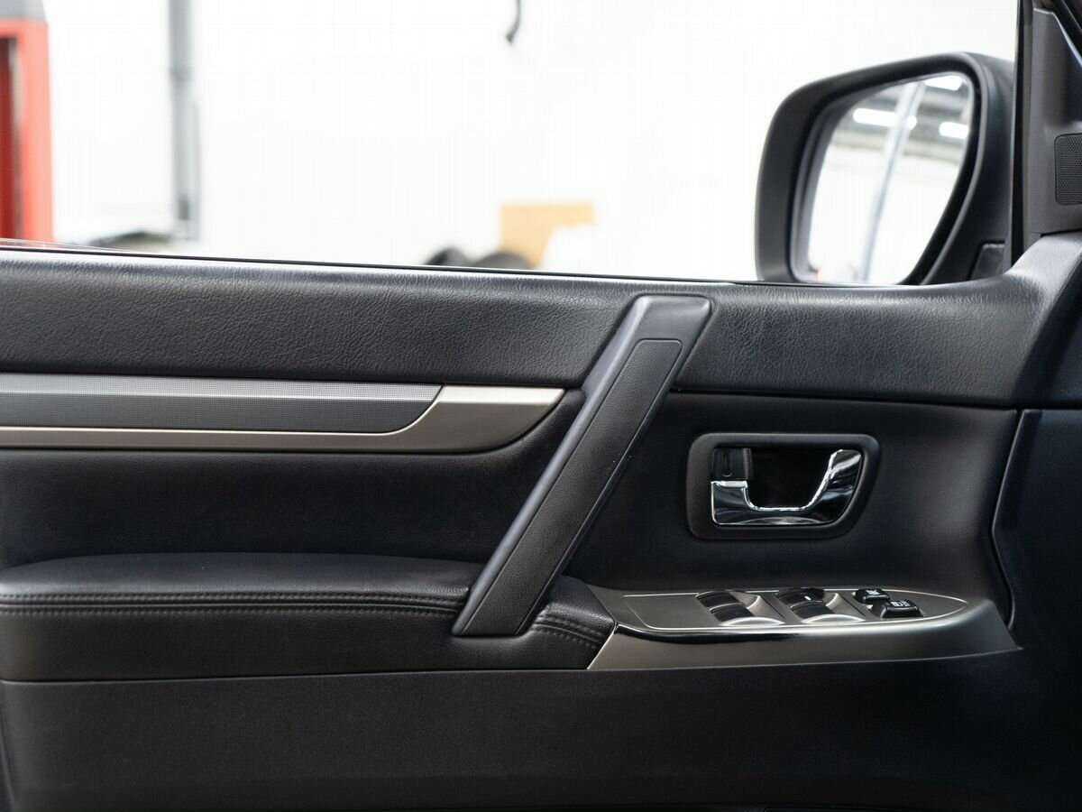 Купить Mitsubishi Pajero, 2012, 235 000 км, фото №16