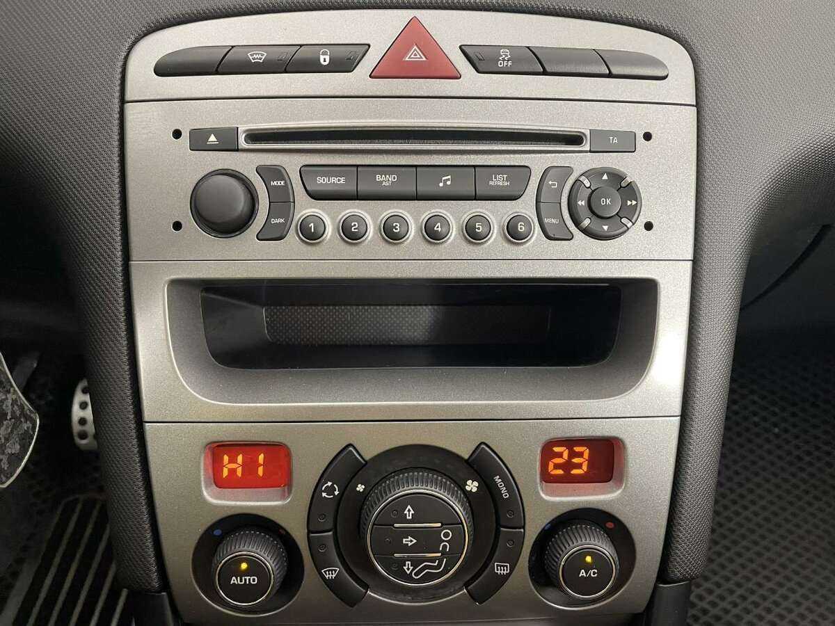 Купить Peugeot 408, 2016, 260 758 км, фото №12