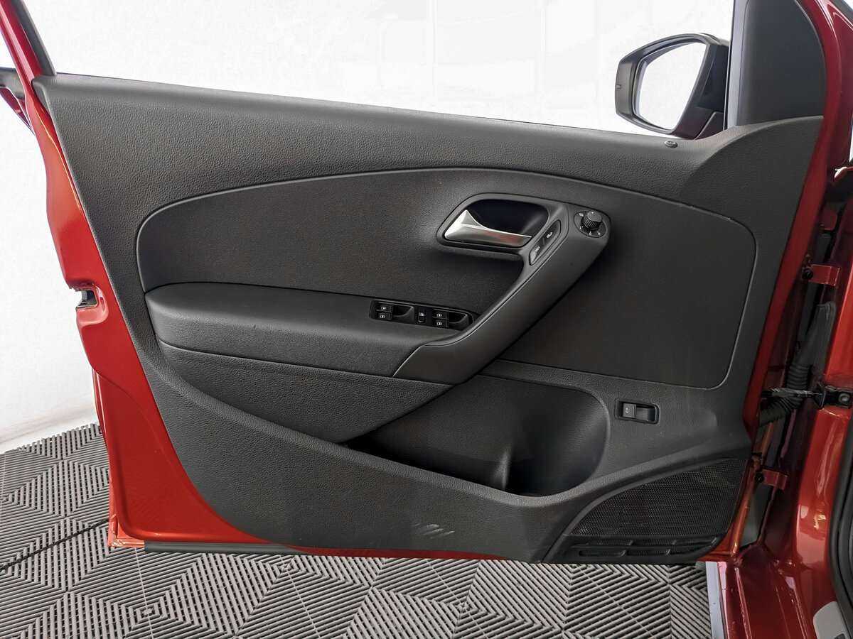 Купить Volkswagen Polo, 2017, 128 160 км, фото №15