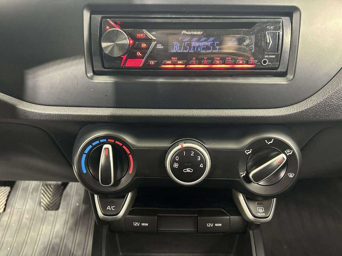 Купить Kia Rio, 2018, 39 716 км, фото №12