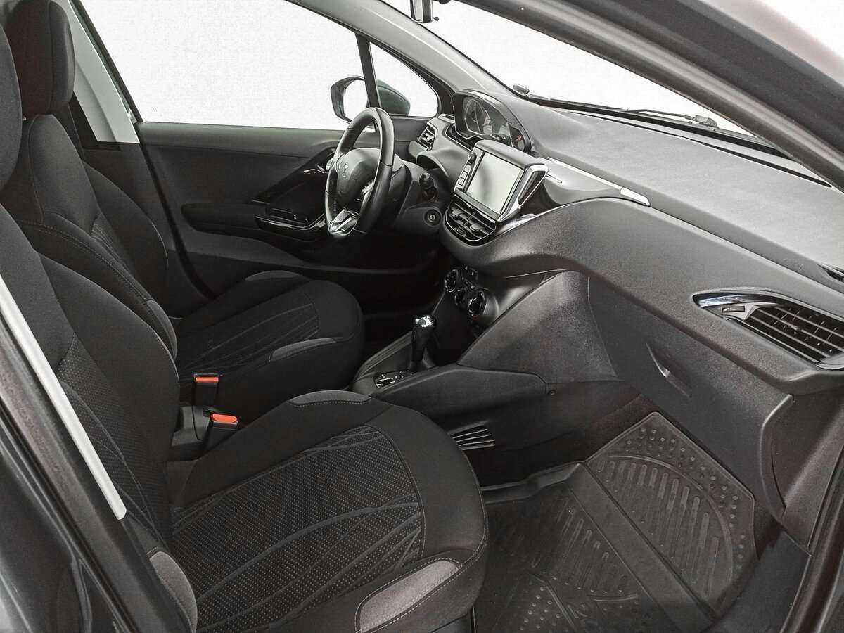 Купить Peugeot 208, 2013, 108 259 км, фото №9