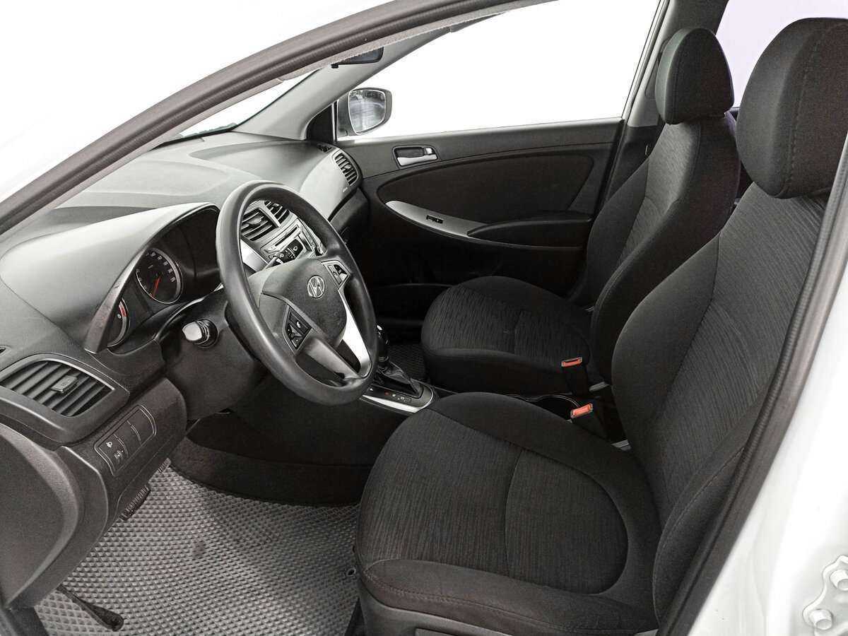 Купить Hyundai Solaris, 2015, 125 600 км, фото №14