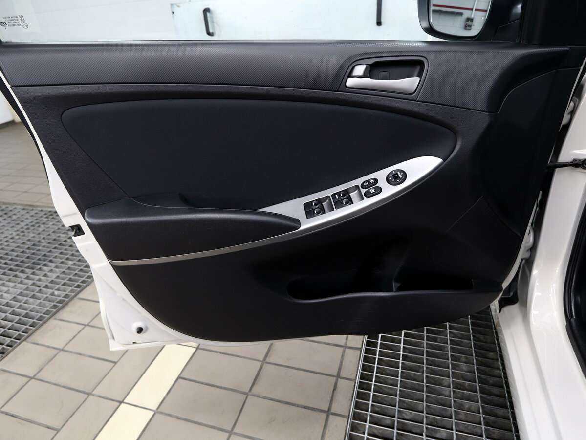 Купить Hyundai Solaris, 2015, 136 000 км, фото №16