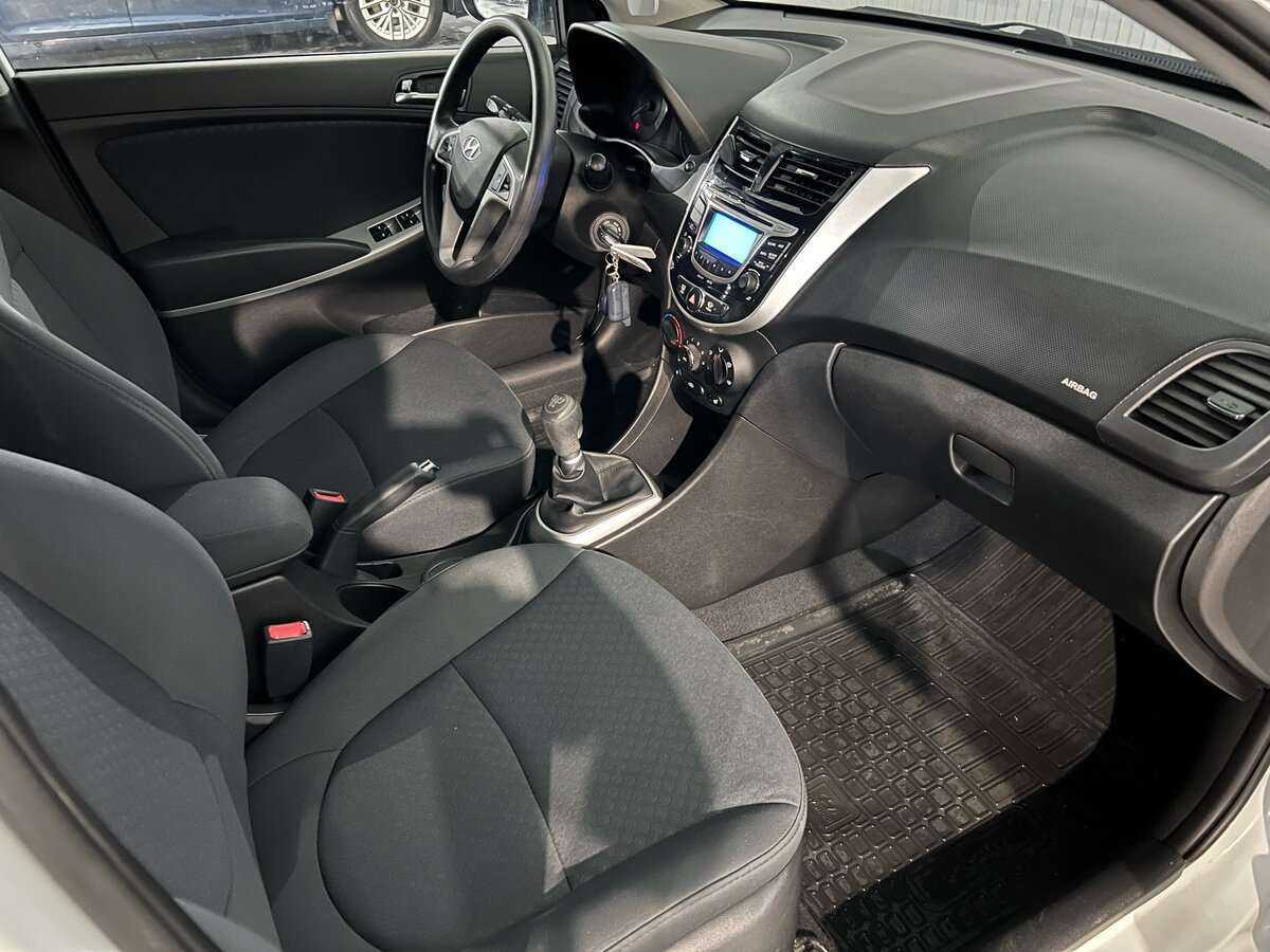 Купить Hyundai Solaris, 2014, 65 000 км, фото №11
