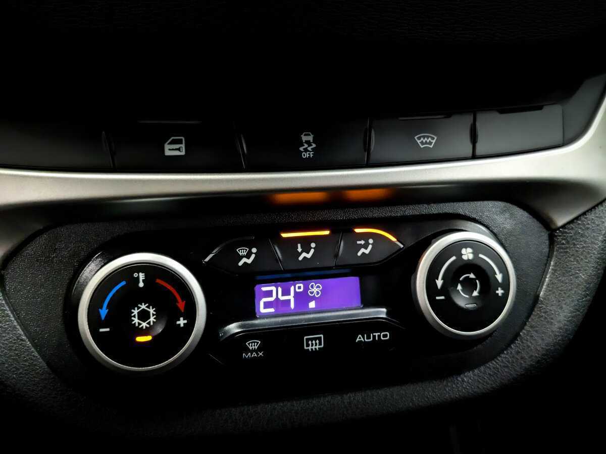 Купить Lada (ВАЗ) Vesta SW Cross, 2019, 70 048 км, фото №26